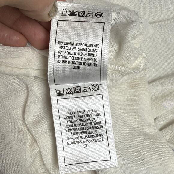 Disney Parks 2017 Cinderella Castle Graphic Tee Rhinestones Women’s Small USA - Picture 12 of 13